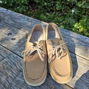 Sperry topsider deck shoes
